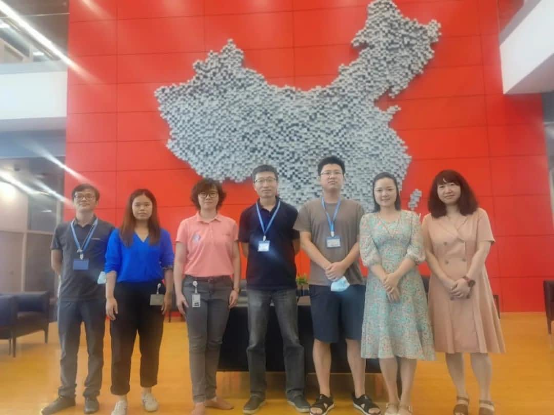 AutoChips��ϯ���չ�������һ����ò����й� ˫������һ����ǿ����������